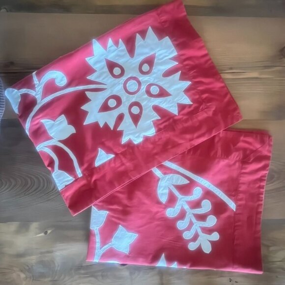 The Chandler Collection Red & White Applique Standard Pillow Shams Cottage Core - Picture 3 of 4